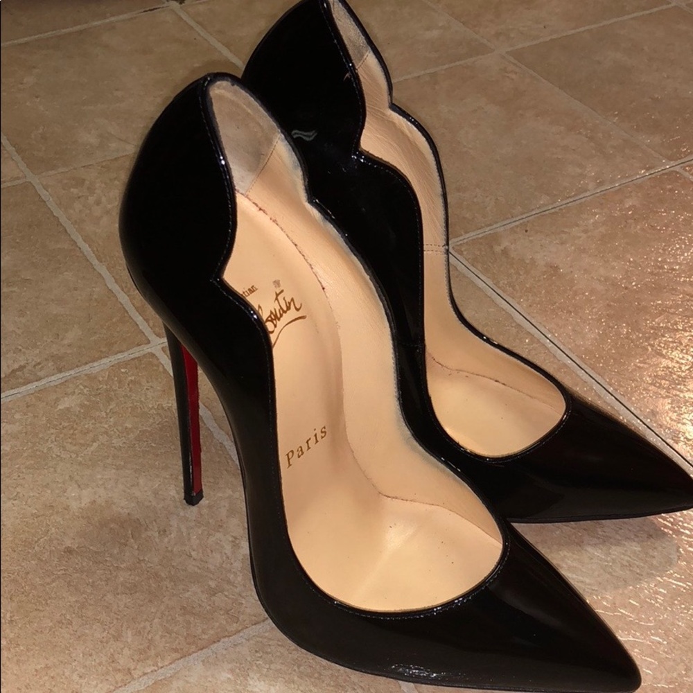 Christian Louboutin Black Hot Chick 130mm
